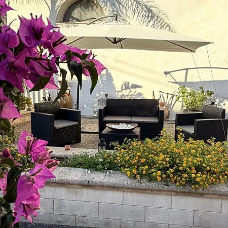 Relax House